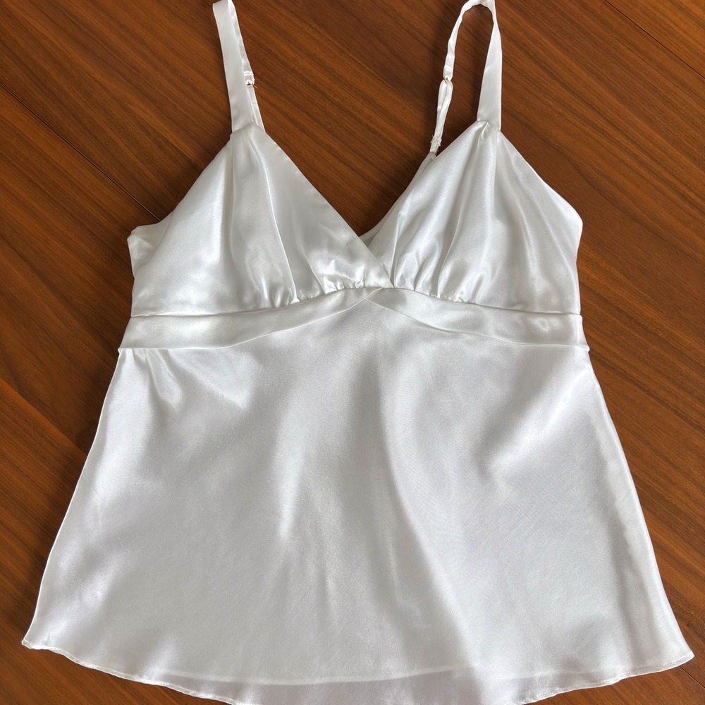 Flora by Flora Nikrooz White Satin Blouse Slinky Sleepwear Tank Top Summer XL‎